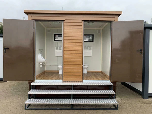 Dubbele sanitaire container met afvalwatertank