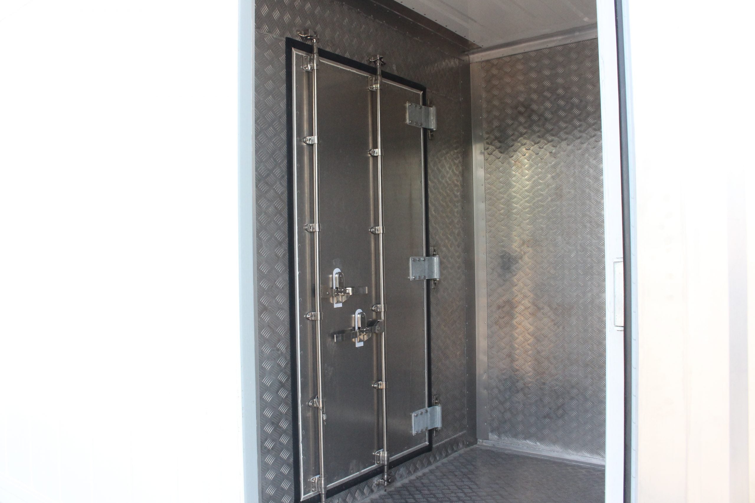 SUPERGEKOELDE CONTAINERS DUBBELE ZONE 20' -60c
