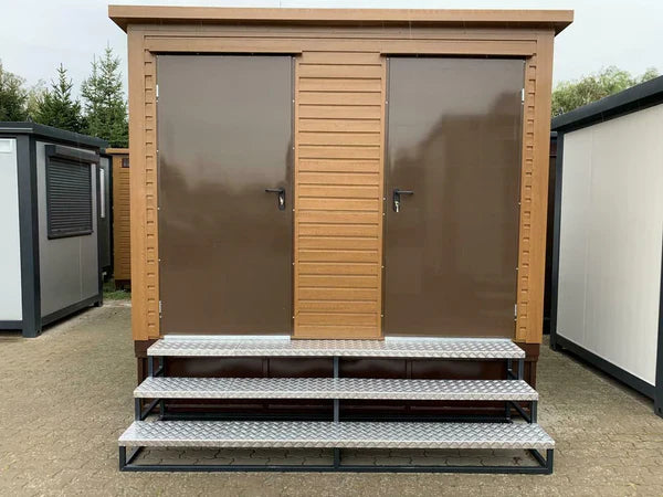 Dubbele sanitaire container met afvalwatertank