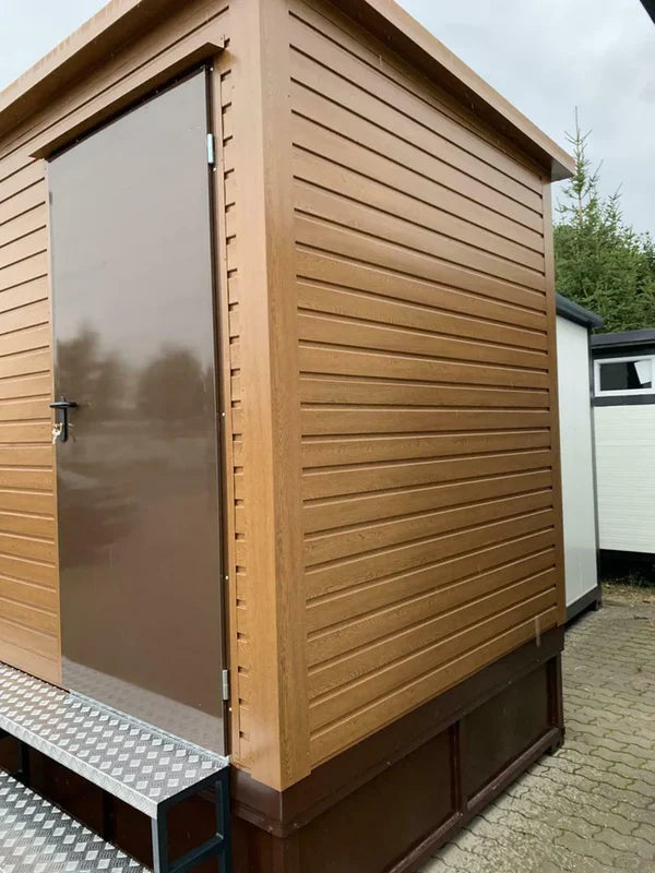 Dubbele sanitaire container met afvalwatertank